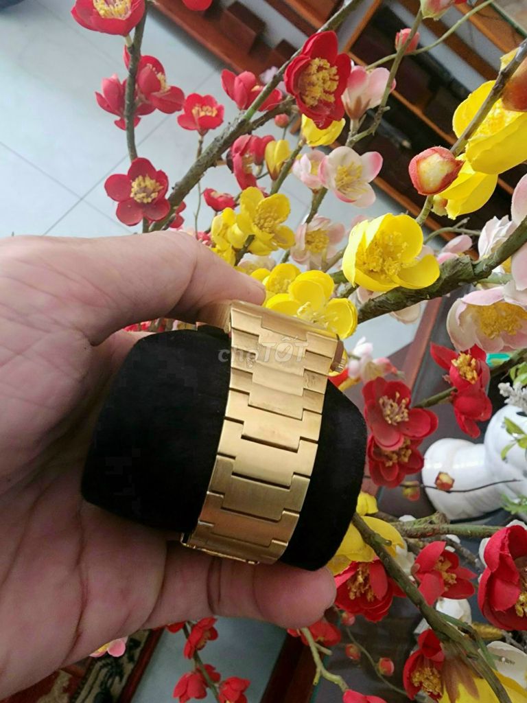 Đồng hồ cổ Rado hàng trưng bày bọc vàng HIẾM