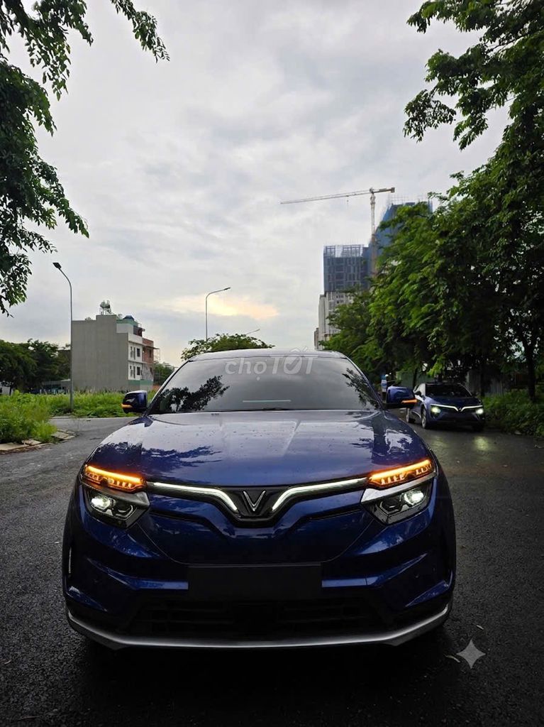 VinFast VF8 Bản S 2024 Xanh 14.000 km