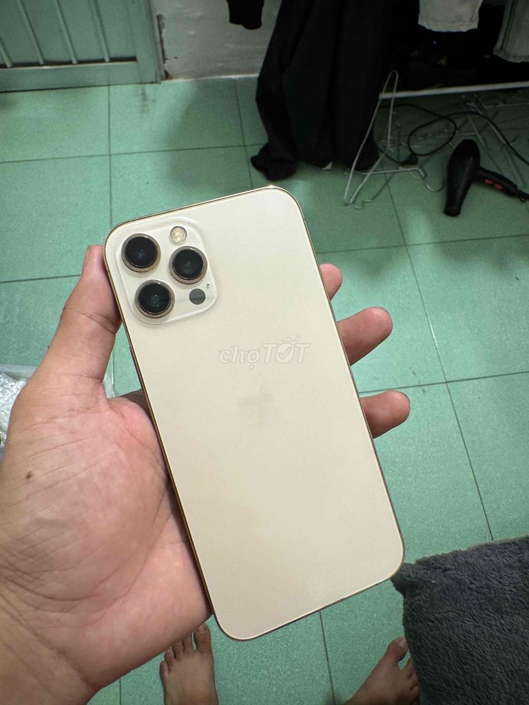 Apple iPhone 12 Pro Max 256GB Vàng. Mua bán Điện thoại tại Thành phố Thủ Dầu Một Bình Dương được đăng bởi huy nhỏ hình 1