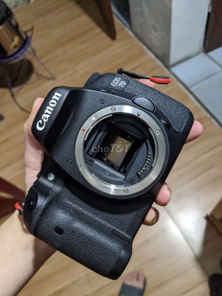 Máy ảnh Canon 7D Đen. Mua bán Máy ảnh, Máy quay tại Huyện An Lão Hải Phòng được đăng bởi Bùi Thành Long hình 1
