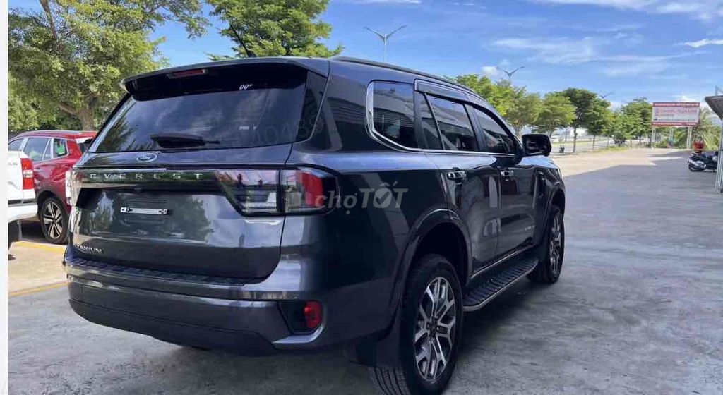 Ford Everest 2022 Titanium 2.0L 4x2 AT - 40000 km. Mua bán Ô tô tại Huyện Ninh Phước Ninh Thuận được đăng bởi Trọng Nam Ford  hình 2