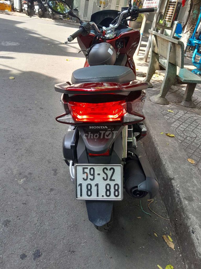 Honda PCX 125cc 2015 Đỏ 31.000km. Mua bán Xe máy tại Quận Tân Bình Tp Hồ Chí Minh được đăng bởi Khoa hình 1