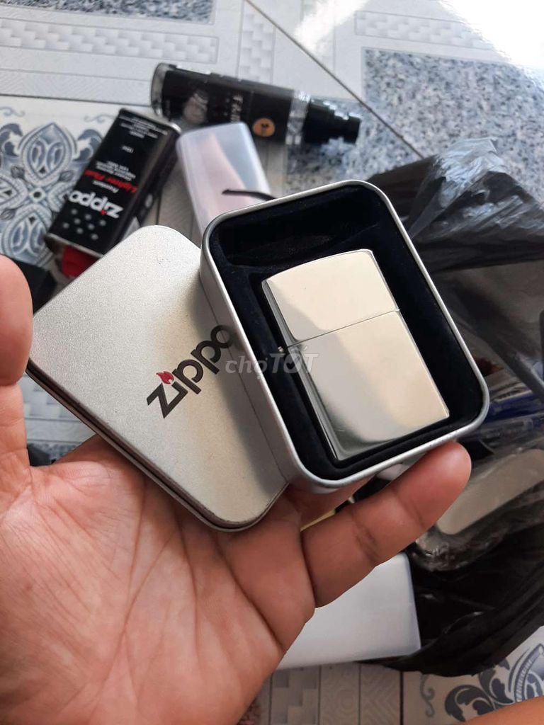 Cần bán zippo cỏ