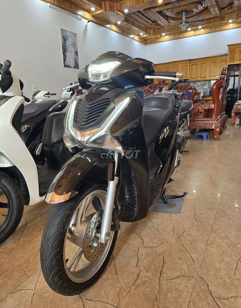 Honda SH 125i CBS 2019 Đen. Mua bán Xe máy tại Huyện Phúc Thọ Hà Nội được đăng bởi Nguyễn Văn Nam hình 1