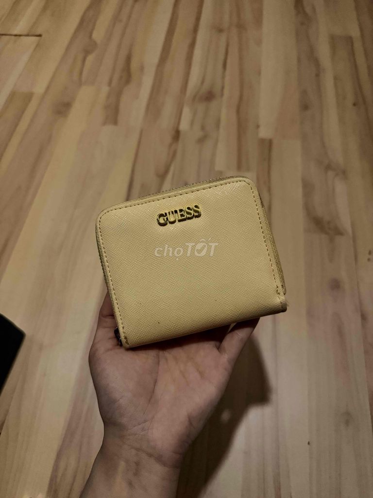 [AUTH] Ví ngắn Guess Nữ Da Vàng. Mua bán Túi xách tại Quận 10 Tp Hồ Chí Minh được đăng bởi Bao Nghi Doan Ngoc hình 1