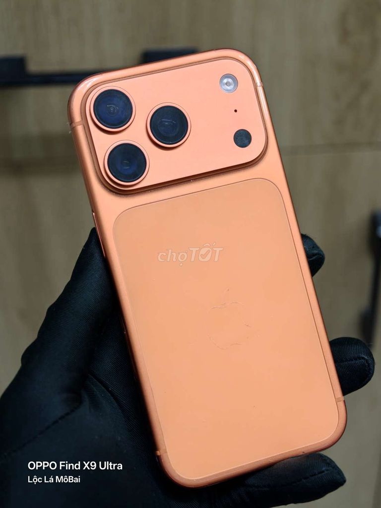 iPhone 17 Pro 256GB Vàng đồng Mỹ. Mua bán Điện thoại tại Thành phố Đà Lạt Lâm Đồng được đăng bởi Lộc Lá Mô Bai hình 1