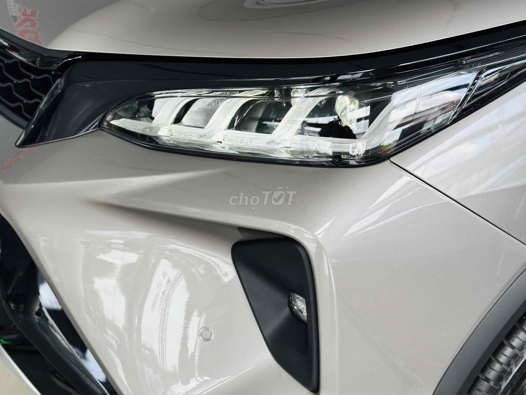 Fortuner Legender 2.4L 4x2 AT | Ưu Đãi Sốc 45 tr. Mua bán Ô tô tại Thành phố Thủ Đức Tp Hồ Chí Minh được đăng bởi Toyota Đông Sài Gòn hình 4
