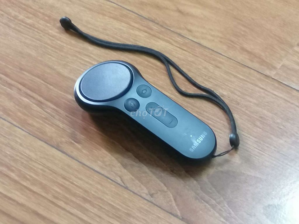 Tay cầm Samsung Gear VR Đen. Mua bán Thiết bị đeo thông minh tại Thành phố Thủ Đức Tp Hồ Chí Minh được đăng bởi Bao Anh Deco hình 1