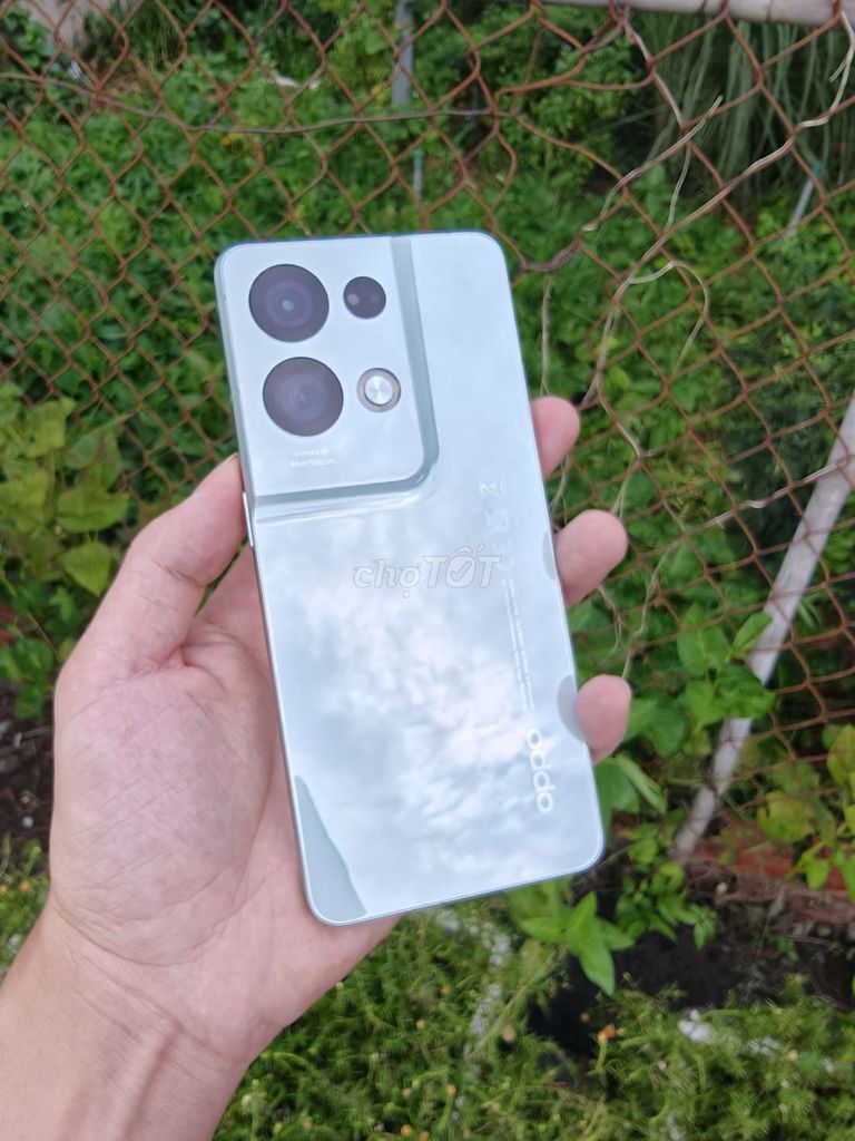Oppo Reno8 Pro Plus 5G 256GB Bạc. Mua bán Điện thoại tại Thành phố Thủ Dầu Một Bình Dương được đăng bởi HUNG MOBILE  hình 1