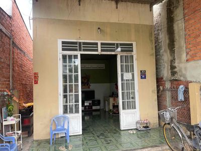cho thuê nhà. 2 phòng ngủ. có cổng sân rộng.