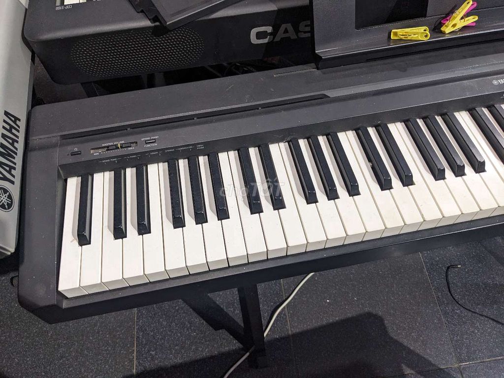 Piano yamaha P-35