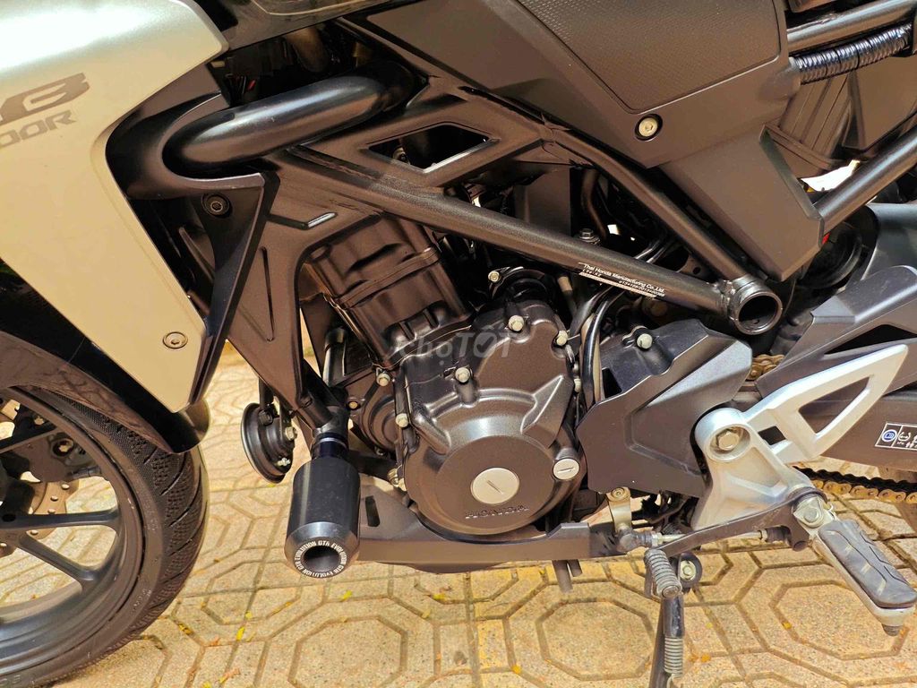 HONDA CB300R motor xe đẹp lướt mới-Trả góp 0 đồng. Mua bán Xe máy tại Quận Cầu Giấy Hà Nội được đăng bởi Tong motor xe may hình 4