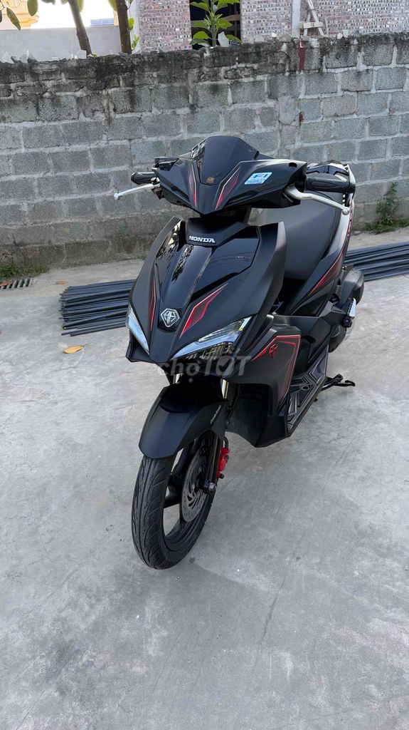 Honda Air Blade 2018, 10-летие, черный глянцевый