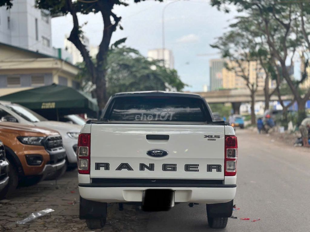 Ford Ranger XLS 2018 số tự động màu trắng. Mua bán Ô tô tại Huyện An Dương Hải Phòng được đăng bởi Dương Khang hình 3
