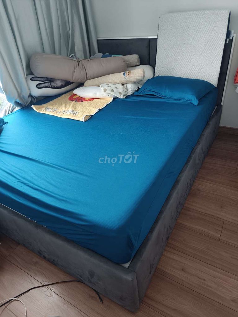 Giường 1m6x2m Vải nhung Xám. Mua bán Giường, chăn ga gối nệm tại Quận 7 Tp Hồ Chí Minh được đăng bởi Anh Nguyen hình 1