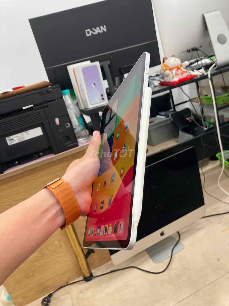Apple iPad Pro 2018 WiFi 64GB keng + pen aplle bút. Mua bán Máy tính bảng tại Quận Cầu Giấy Hà Nội được đăng bởi TicoSmartphone hình 1