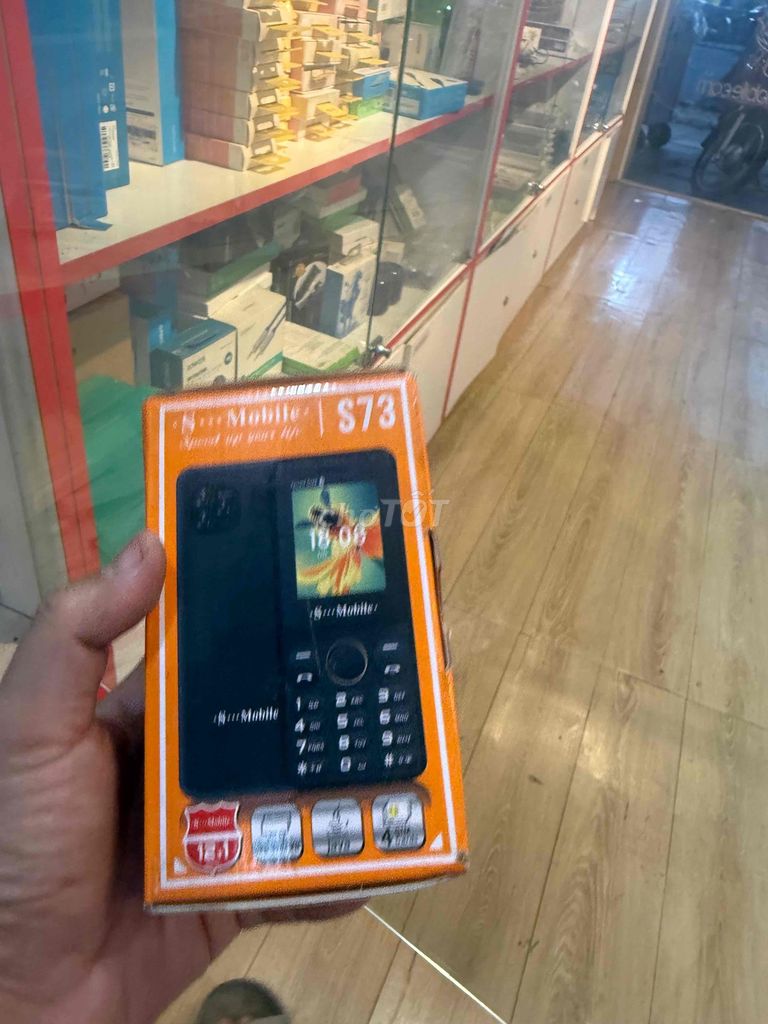 S-Mobile S73 Đen 4 sim. Mua bán Điện thoại tại Quận Tân Phú Tp Hồ Chí Minh được đăng bởi QUEEN MOBILE 2 hình 1