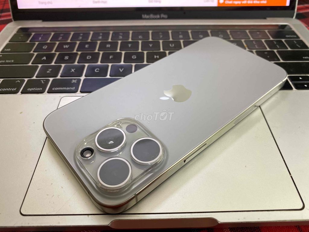 iPhone 15 Pro Max 256GB Titan, Bản Quốc Tế Mỹ. Mua bán Điện thoại tại Quận 7 Tp Hồ Chí Minh được đăng bởi Nhungle hình 1