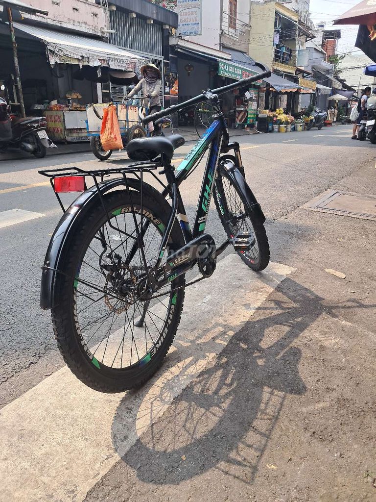 Xe dap banh 24in phanh dia truoc sau. Mua bán Xe đạp tại Quận Tân Phú Tp Hồ Chí Minh được đăng bởi Thang Hoang hình 3