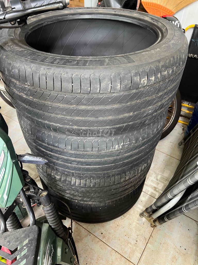 Vỏ michelin 18in. Mua bán Phụ tùng xe tại Huyện Thống Nhất Đồng Nai được đăng bởi thanh binh hình 1