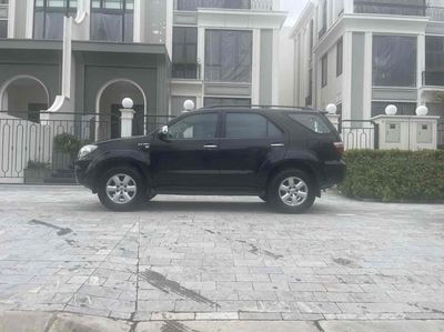 Toyota Fortuner 2010 số Tự Động. Mua bán Ô tô tại Quận Tây Hồ Hà Nội được đăng bởi long hình 1