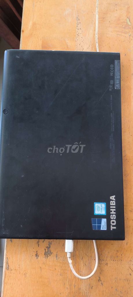 Bán chiếc máy tính 2 trong 1 của Tosiba. Mua bán Laptop tại Quận Tân Bình Tp Hồ Chí Minh được đăng bởi Thach hình 1