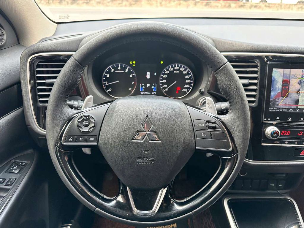 Mitsubishi Outlander 2022 2.0CVT,màu đỏ,24.000nkm. Mua bán Ô tô tại Quận Bình Tân Tp Hồ Chí Minh được đăng bởi Son Do hình 9