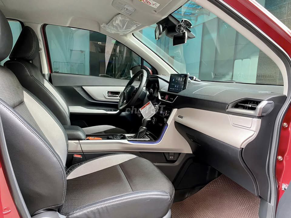 Cần bán Toyota Veloz Cross Top màu đỏ zin. Mua bán Ô tô tại Quận Gò Vấp Tp Hồ Chí Minh được đăng bởi Quang hình 6