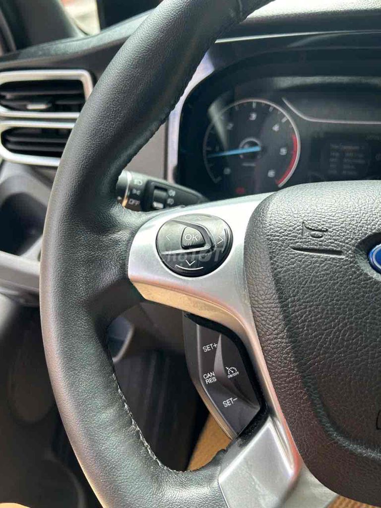 Ford Transit 2024 Tiêu chuẩn - chạy 37000 km. Mua bán Ô tô tại Quận Tân Bình Tp Hồ Chí Minh được đăng bởi Thuỳtrang hình 5