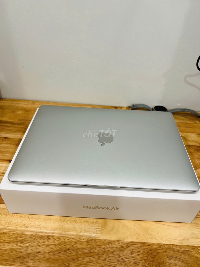 Apple MacBook Air 256GB Bạc 99,9% mới. Mua bán Laptop tại Quận 7 Tp Hồ Chí Minh được đăng bởi Bùi Văn Hân hình 1