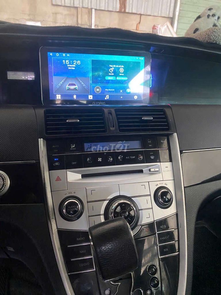 Luxgen M7 2013 photo 4