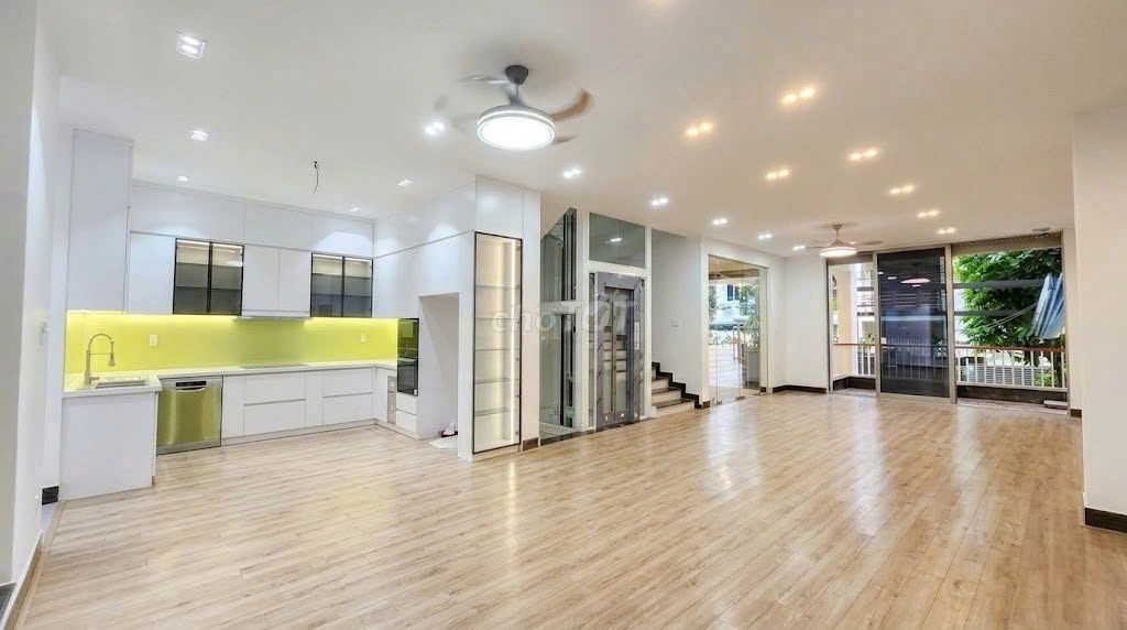 BIỆT THỰ CHO THUÊ - 134D Huỳnh Văn Bánh P.14 Q.PN- 8x18m -CÓ THANG MÁY - ảnh 3