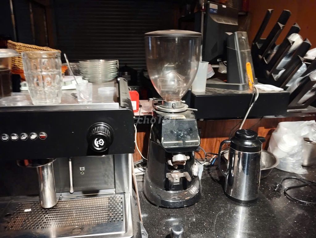 Thanh lý bộ máy pha cà phê và bàn ghế. Mua bán Bếp, lò, đồ điện nhà bếp tại Thành phố Đà Lạt Lâm Đồng được đăng bởi trần thanh hùng hình 1