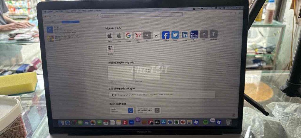 Apple MacBook Pro 2018 Màn hình kẻ. Mua bán Laptop tại Quận Bắc Từ Liêm Hà Nội được đăng bởi minh truyền hình 1
