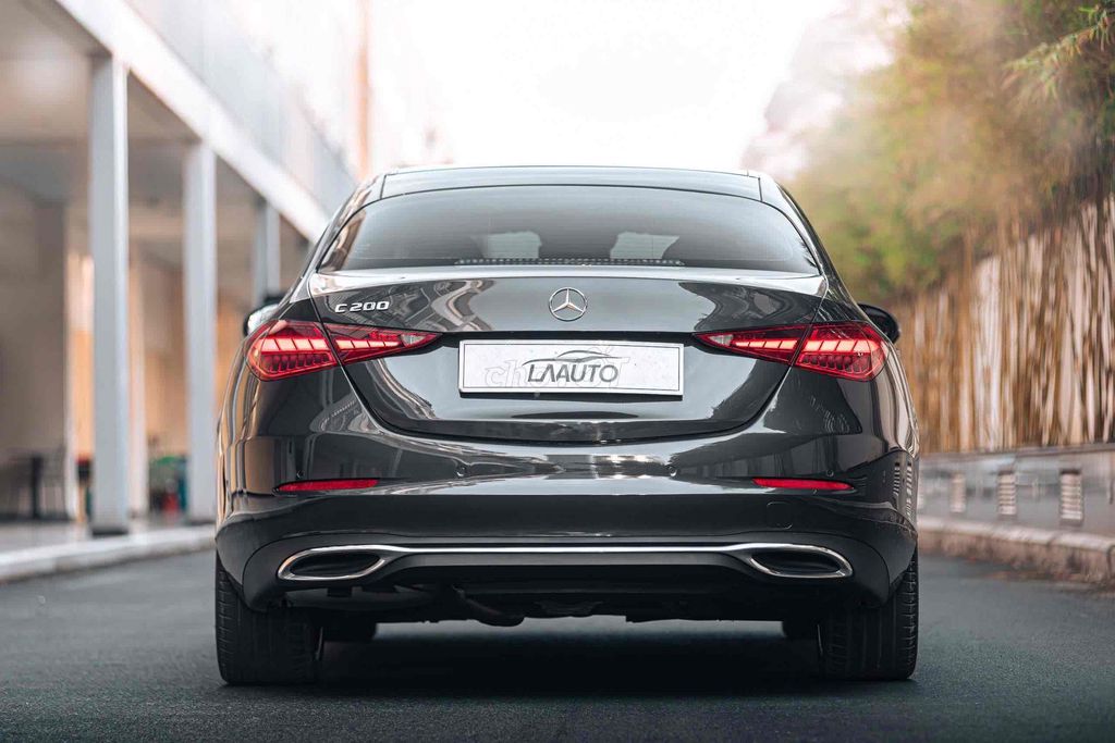 Mercedes C200 AVG Plus ĐKLĐ 2023 - 3900 km - 1 chủ. Mua bán Ô tô tại Quận 7 Tp Hồ Chí Minh được đăng bởi Thật Nguyễn LongAnh Auto hình 4