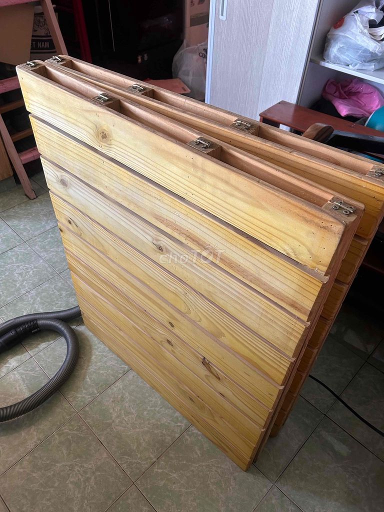 Pallet gỗ 1m6 x 2m Vàng gỗ. Mua bán Giường, chăn ga gối nệm tại Thành phố Dĩ An Bình Dương được đăng bởi Bich Tram Nguyen hình 1