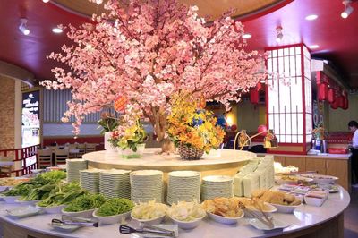 TUYỂN NHÂN PHỤC VỤ