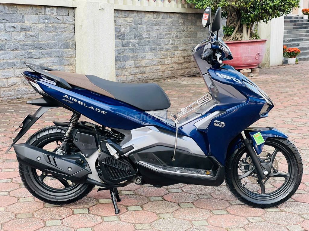 HONDA AIR BLADE 150 XANH  MÁY NGUYÊN 223 ĐI LƯỚT. Mua bán Xe máy tại Quận Cầu Giấy Hà Nội được đăng bởi VIỆT ANH hình 4