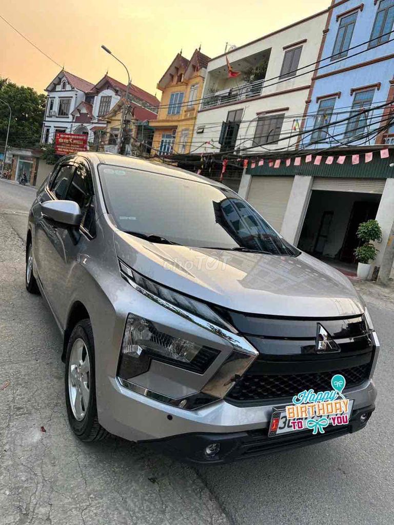 Mitsubishi Xpander 2023 Автомат Серебристый