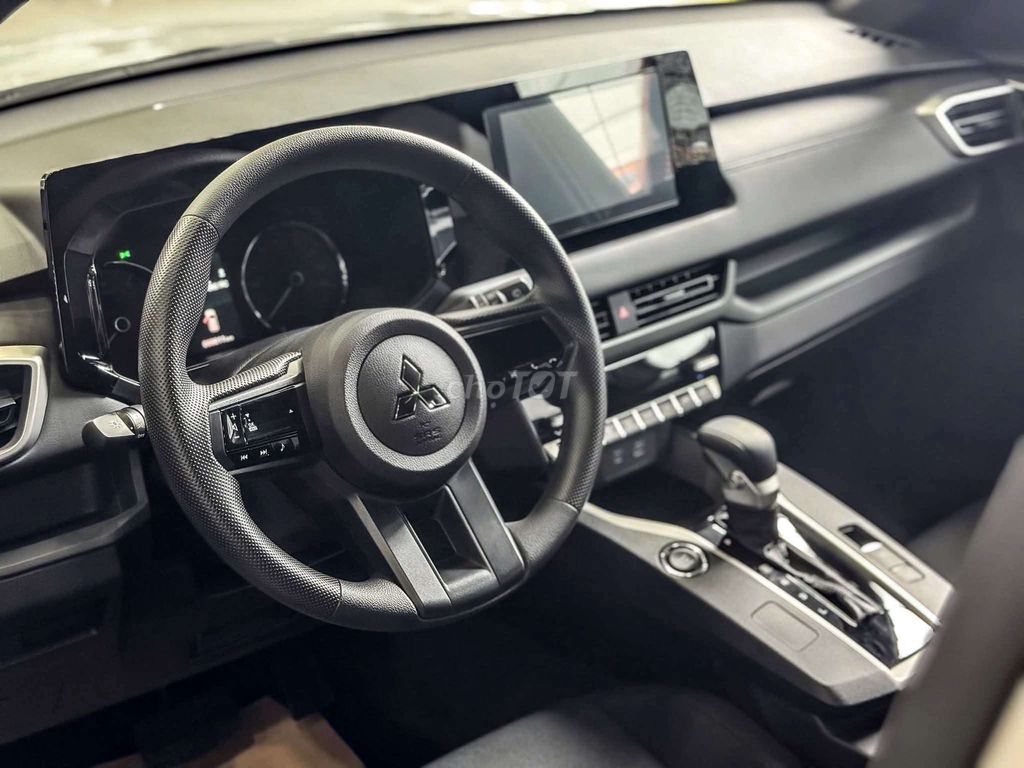 2025 GLX - 0 km. Mua bán Ô tô tại Quận Hải Châu Đà Nẵng được đăng bởi Nhi Mitsubishi hình 3