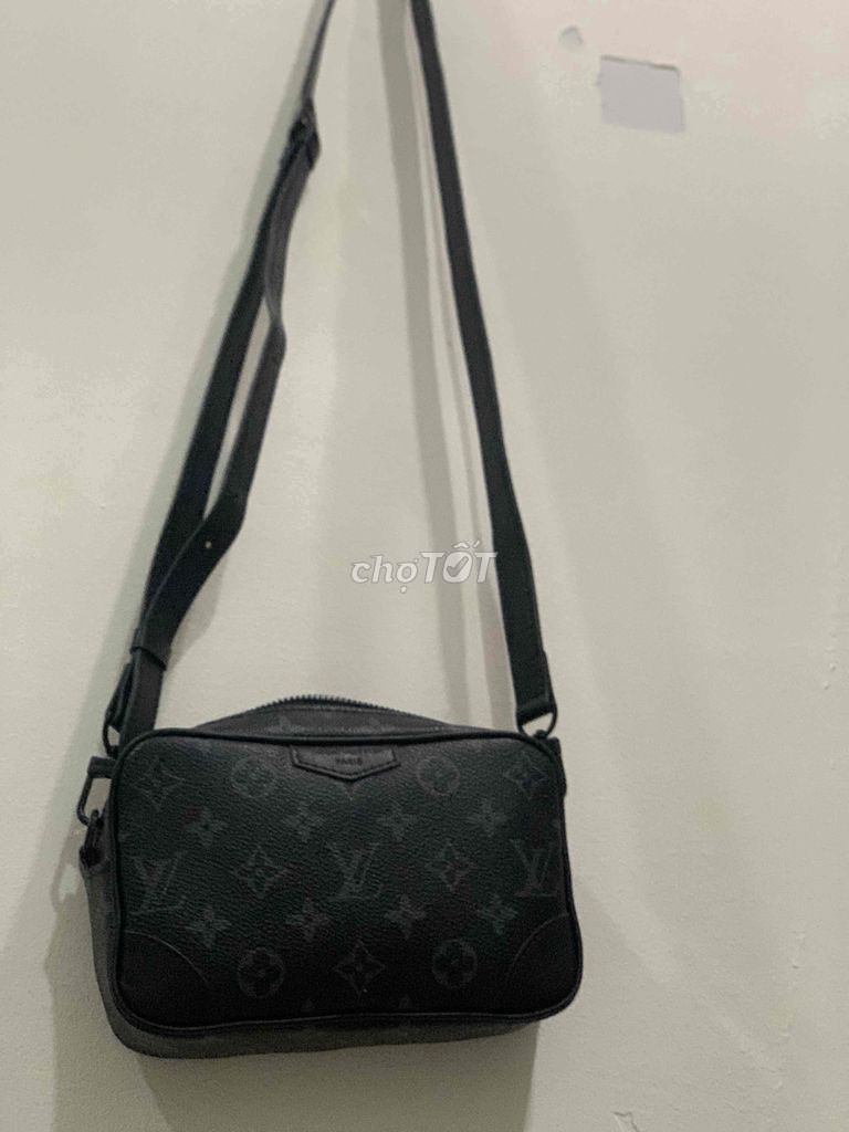 Túi đeo chéo LV Da Đen Unisex Mới 99%. Mua bán Túi xách tại Quận Hai Bà Trưng Hà Nội được đăng bởi Phuong mr hình 1