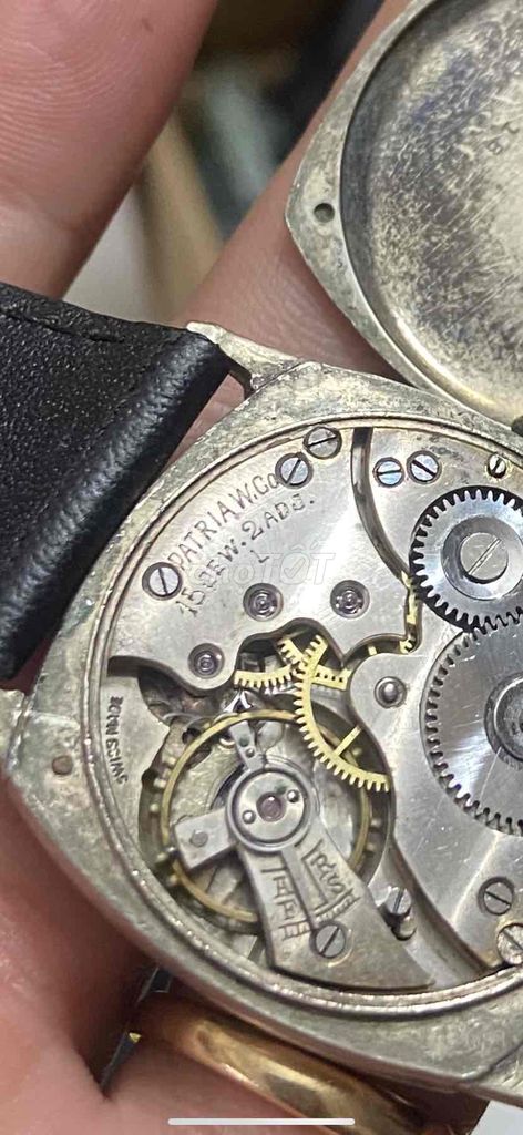 Đồng hồ cơ cổ Thụy Sĩ Lên dây