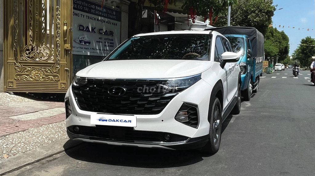 Cho thuê Hyundai Custin tự lái