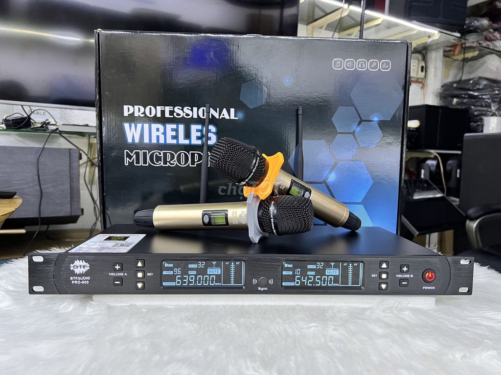 Micro không dây BTF Audio PRO-600. Mua bán Tivi, Âm thanh tại Quận Tân Phú Tp Hồ Chí Minh được đăng bởi Âm Thanh Karaoke hình 1