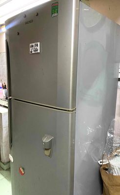 TỦ LẠNH HITACHI SIZE LỚN - CHUYỂN TRỌ NÊN PASS. Mua bán Tủ lạnh tại Quận 1 Tp Hồ Chí Minh được đăng bởi Lan Phạm