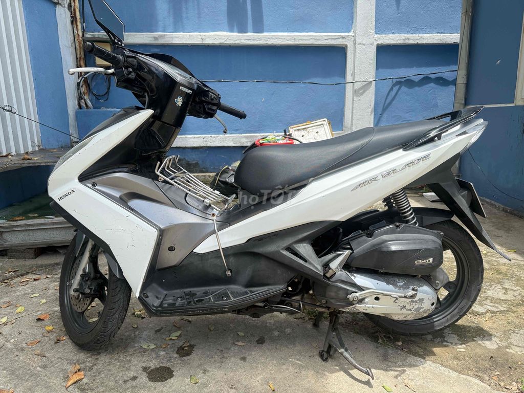Cần bán Air Blade 2014 – Xe Zin 100% Chính Chủ Ban. Mua bán Xe máy tại Quận Ngũ Hành Sơn Đà Nẵng được đăng bởi Dang Philip Zon hình 3