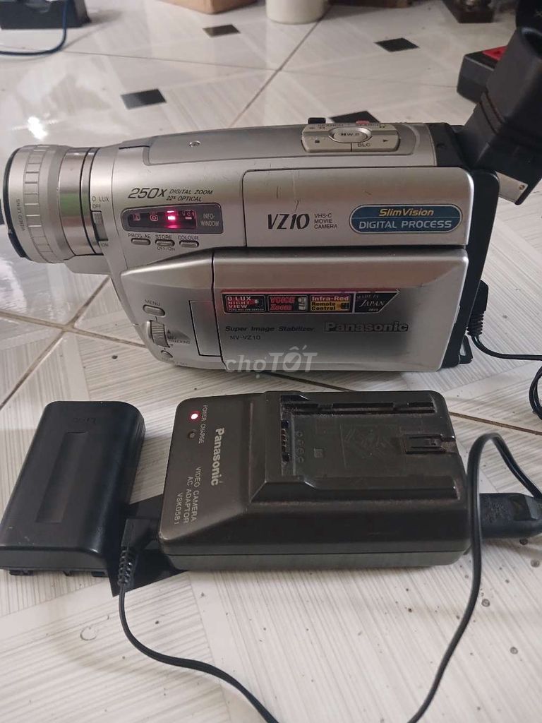 Máy quay phim Panasonic NV-VZ10 Bạc. Mua bán Máy ảnh, Máy quay tại Quận Phú Nhuận Tp Hồ Chí Minh được đăng bởi phạm kỳ tài hình 1