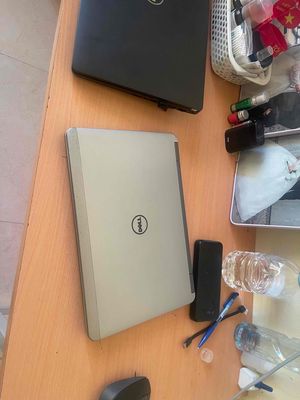 Thừa máy không dùng đến Cần bán Dell màu bạc. Mua bán Laptop tại Huyện Tiên Du Bắc Ninh được đăng bởi Minh Hoàng