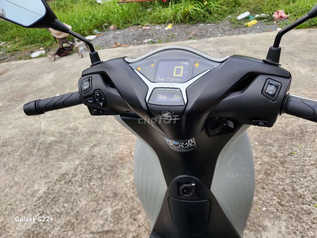 Sh 160i bản đặc biệt có GPS chống trộm dán full xe. Mua bán Xe máy tại Huyện Nhơn Trạch Đồng Nai được đăng bởi như quỳnh  hình 7