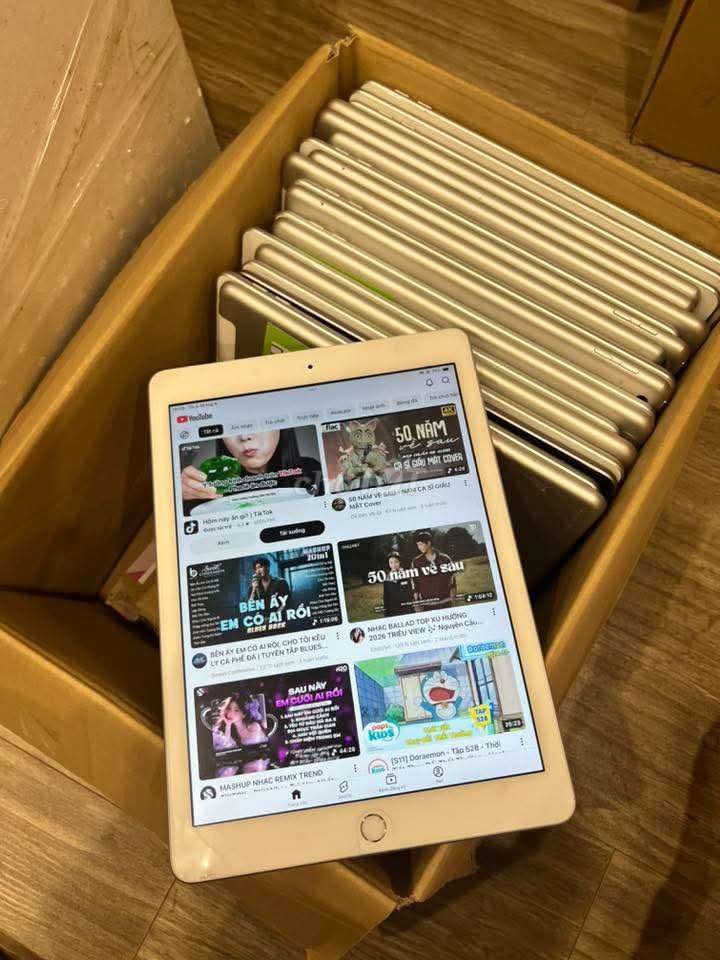 Apple iPad 6 Wifi 32GB Bạc. Mua bán Máy tính bảng tại Quận Hoàn Kiếm Hà Nội được đăng bởi Linh Linh hình 1